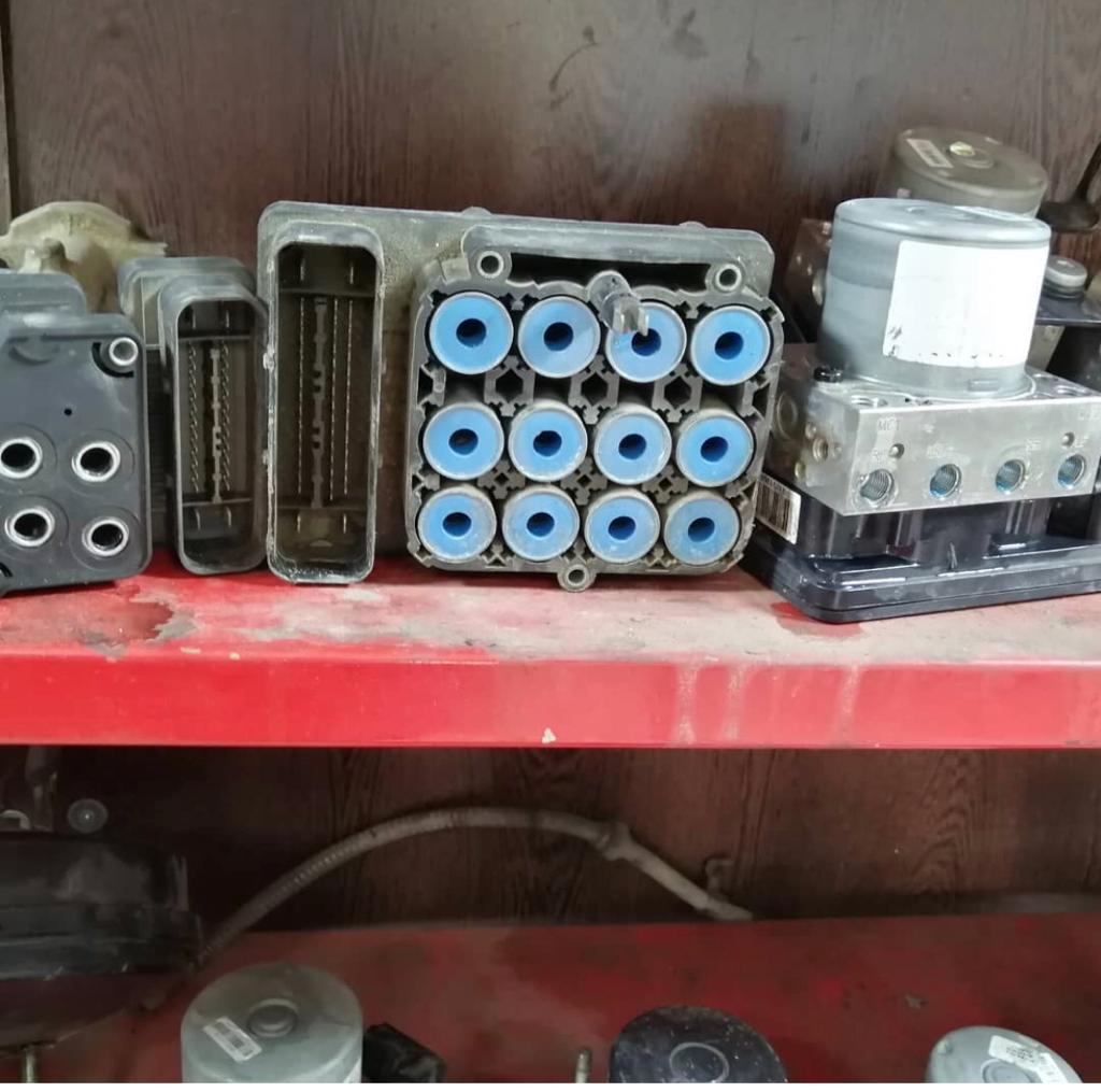 تعمیر تخصصی ترمز abs